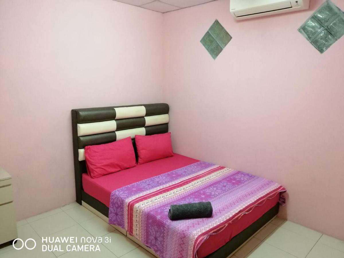 Layla Inn Batu Pahat Eksteriør bilde